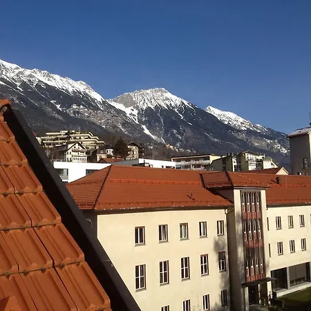 Riedz Innsbruck- Zentrales Apartmenthaus Mit Gruener Oase Innsbruck