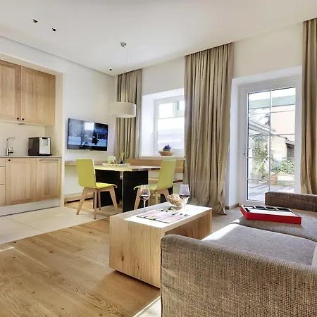 Riedz Innsbruck- Zentrales Apartmenthaus Mit Gruener Oase