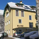 Riedz Innsbruck- Zentrales Apartmenthaus Mit Gruener Oase * Innsbruck