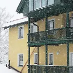 Riedz Innsbruck- Zentrales Apartmenthaus Mit Grüner Oase * Innsbruck