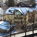 Lägenhet Riedz Innsbruck- Zentrales Apartmenthaus Mit Gruener Oase