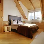 Riedz Innsbruck- Zentrales Apartmenthaus Mit Gruener Oase