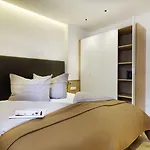 Riedz Innsbruck- Zentrales Apartmenthaus Mit Grüner Oase *