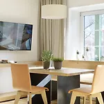 Riedz Innsbruck- Zentrales Apartmenthaus Mit Grüner Oase * Innsbruck