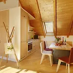 Riedz Innsbruck- Zentrales Apartmenthaus Mit Grüner Oase * Innsbruck