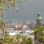 Appartamento Riedz Innsbruck- Zentrales Apartmenthaus Mit Gruener Oase Innsbruck