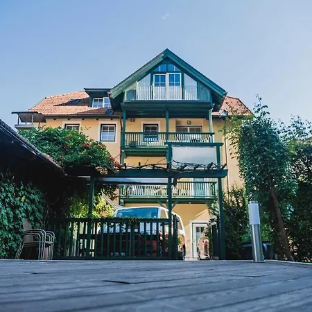 Apartamento Riedz Innsbruck- Zentrales Apartmenthaus Mit Gruener Oase *