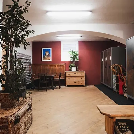 Appartement Riedz Innsbruck- Zentrales Apartmenthaus Mit Gruener Oase Innsbruck