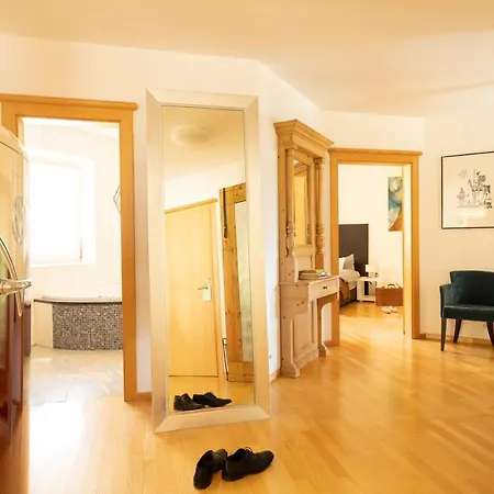 Riedz Innsbruck- Zentrales Apartmenthaus Mit Gruener Oase Lejlighed *