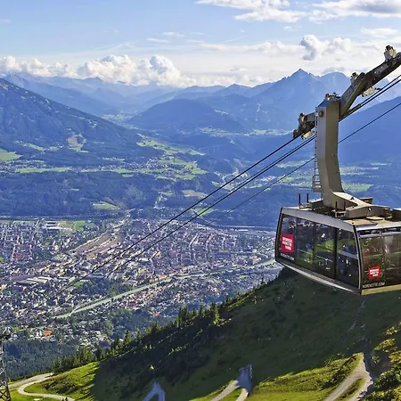 Lejlighed Riedz Innsbruck- Zentrales Apartmenthaus Mit Gruener Oase *