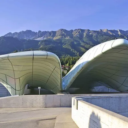 Apartamento Riedz Innsbruck- Zentrales Apartmenthaus Mit Gruener Oase