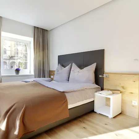 Apartment Riedz Innsbruck- Zentrales Apartmenthaus Mit Gruener Oase *
