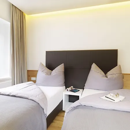 Apartamento Riedz Innsbruck- Zentrales Apartmenthaus Mit Gruener Oase