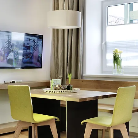 Riedz Innsbruck- Zentrales Apartmenthaus Mit Gruener Oase * Інсбрук