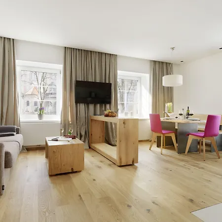 Riedz Innsbruck- Zentrales Apartmenthaus Mit Gruener Oase Апартаменти