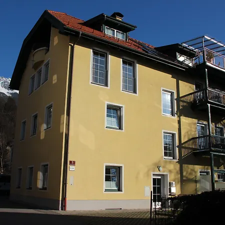 Riedz Innsbruck- Zentrales Apartmenthaus Mit Gruener Oase Apartament Innsbruck