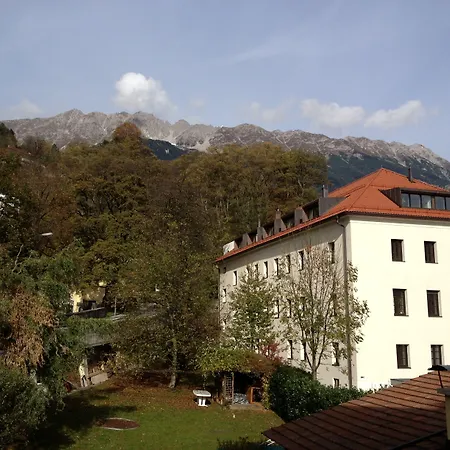 Riedz Innsbruck- Zentrales Apartmenthaus Mit Gruener Oase Apartment