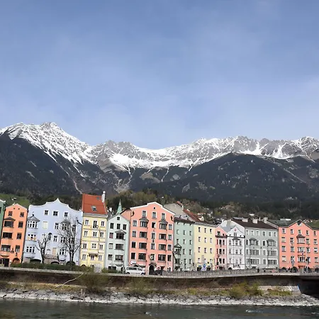 Riedz Innsbruck- Zentrales Apartmenthaus Mit Gruener Oase Apartamento Innsbruck
