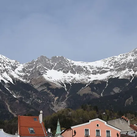 Apartment Riedz Innsbruck- Zentrales Apartmenthaus Mit Gruener Oase