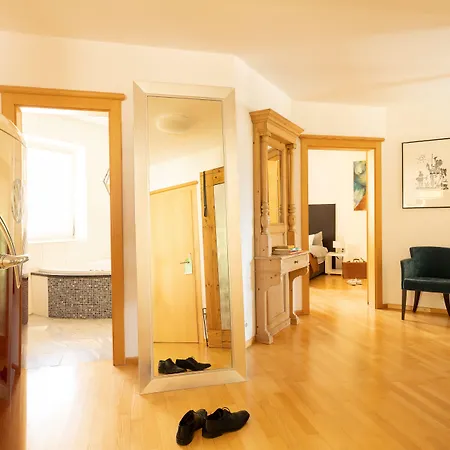 Apartment Riedz Innsbruck- Zentrales Apartmenthaus Mit Gruener Oase Innsbruck