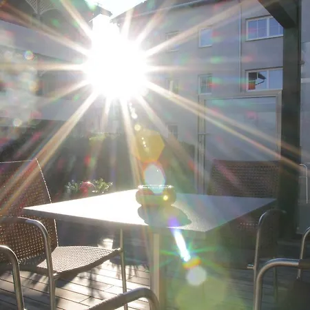 Apartamento Riedz Innsbruck- Zentrales Apartmenthaus Mit Gruener Oase