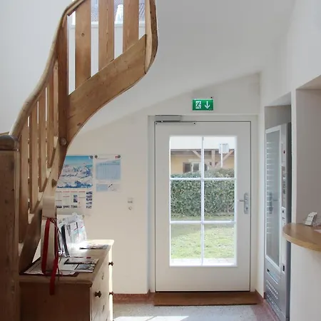 Lejlighed Riedz Innsbruck- Zentrales Apartmenthaus Mit Gruener Oase Innsbruck