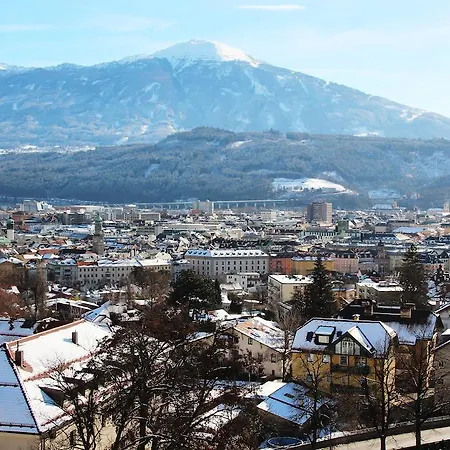 Apartamento Riedz Innsbruck- Zentrales Apartmenthaus Mit Gruener Oase Innsbruck