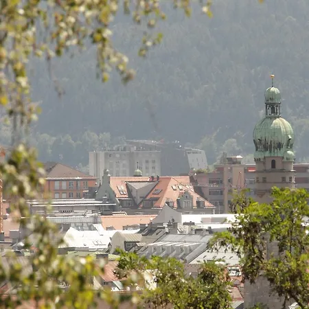 Appartement Riedz Innsbruck- Zentrales Apartmenthaus Mit Gruener Oase Innsbruck