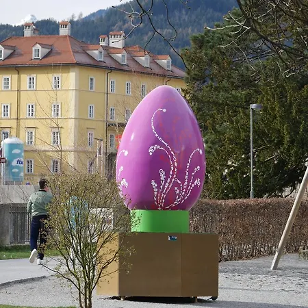 Апартаменти Riedz Innsbruck- Zentrales Apartmenthaus Mit Gruener Oase
