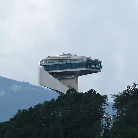Riedz Innsbruck- Zentrales Apartmenthaus Mit Gruener Oase