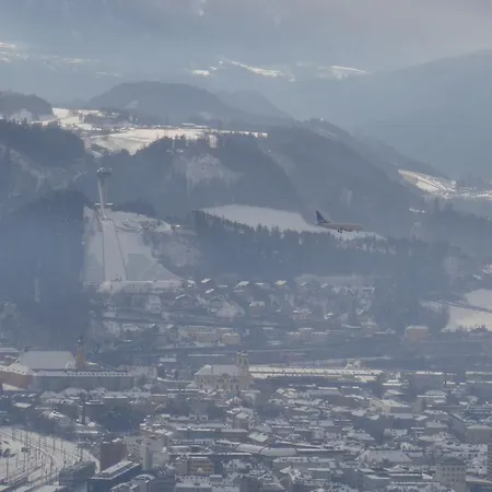 Riedz Innsbruck- Zentrales Apartmenthaus Mit Gruener Oase * Інсбрук