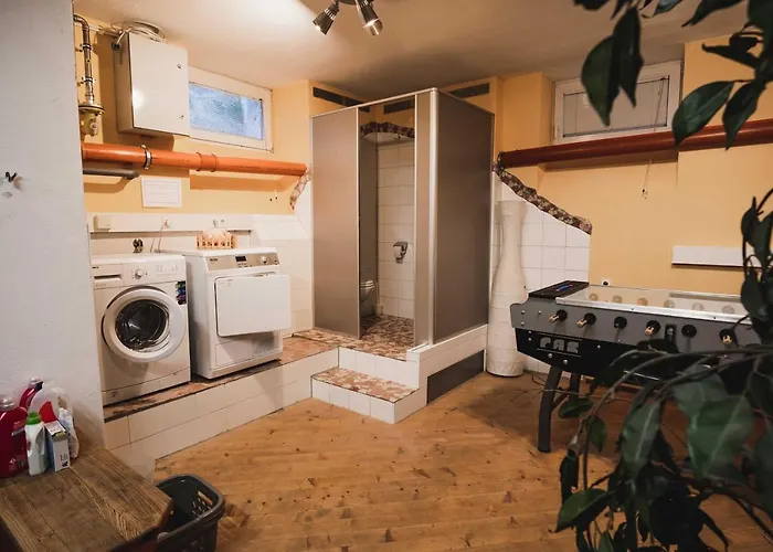 Riedz Innsbruck- Zentrales Apartmenthaus Mit Grüner Oase