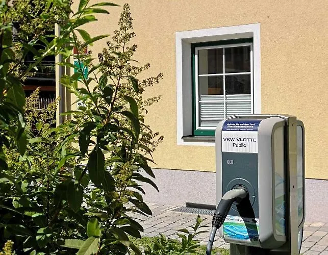 Riedz Innsbruck- Zentrales Apartmenthaus Mit Gruener Oase Інсбрук