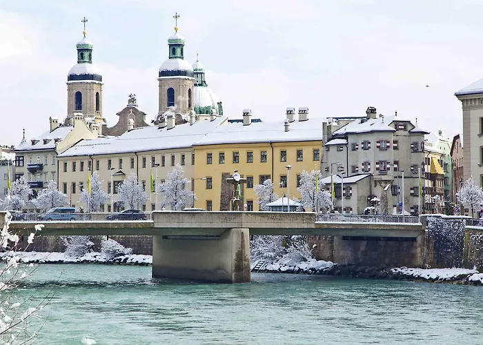 Апартаменти Riedz Innsbruck- Zentrales Apartmenthaus Mit Gruener Oase *