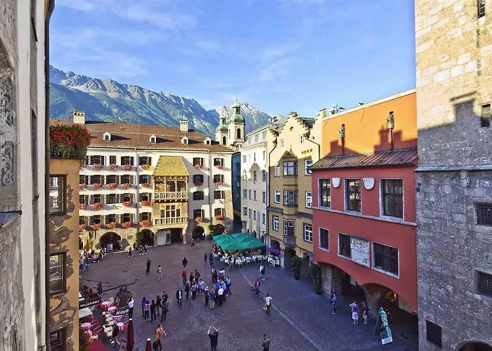 Апартаменти Riedz Innsbruck- Zentrales Apartmenthaus Mit Gruener Oase *