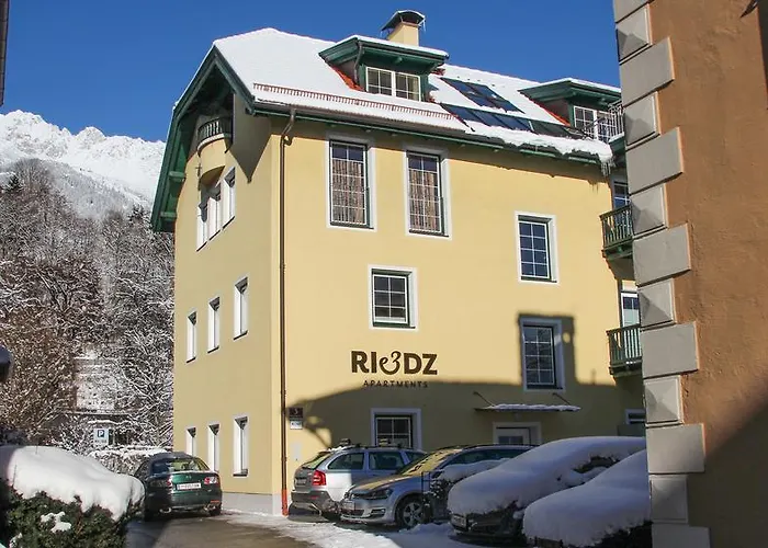 Riedz Innsbruck- Zentrales Apartmenthaus Mit Gruener Oase * Інсбрук