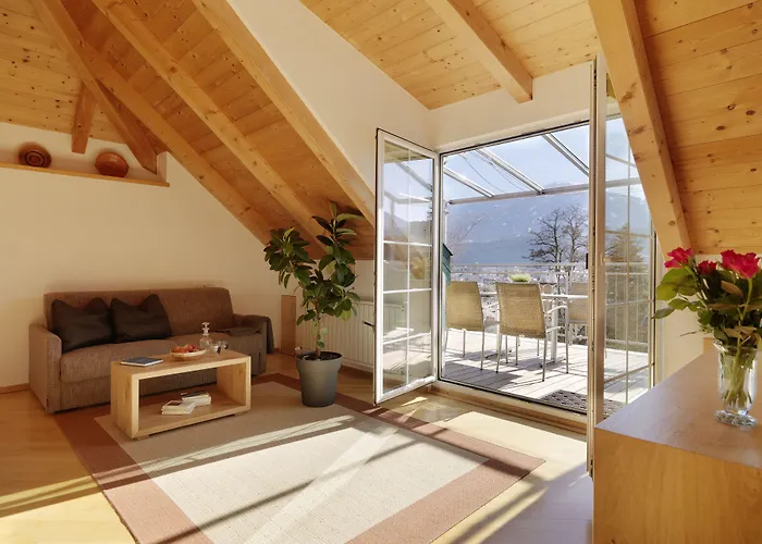 Апартаменти Riedz Innsbruck- Zentrales Apartmenthaus Mit Gruener Oase