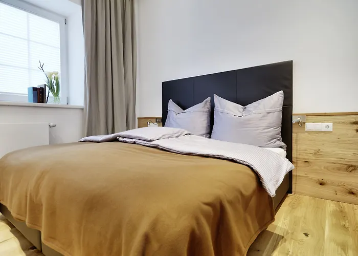 Riedz Innsbruck- Zentrales Apartmenthaus Mit Gruener Oase Апартаменти Інсбрук