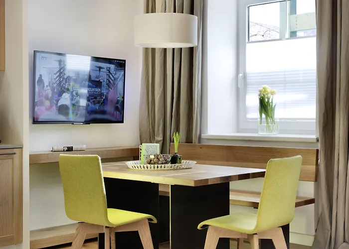 Riedz Innsbruck- Zentrales Apartmenthaus Mit Grüner Oase * Innsbruck