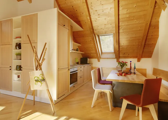 Riedz Innsbruck- Zentrales Apartmenthaus Mit Grüner Oase * Innsbruck