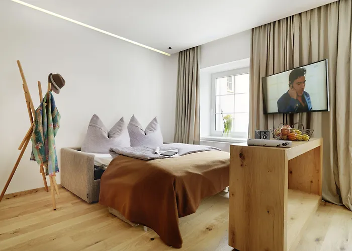 Riedz Innsbruck- Zentrales Apartmenthaus Mit Grüner Oase