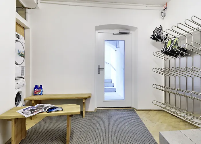 Apartament Riedz Innsbruck- Zentrales Apartmenthaus Mit Gruener Oase