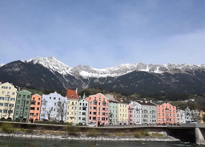 Riedz Innsbruck- Zentrales Apartmenthaus Mit Gruener Oase Апартаменти Інсбрук