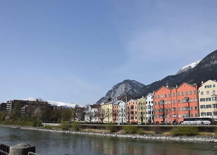Riedz Innsbruck- Zentrales Apartmenthaus Mit Gruener Oase 公寓