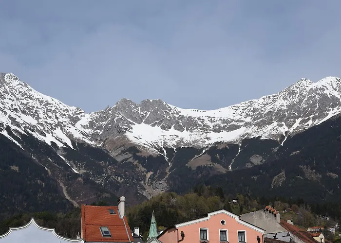 Apartament Riedz Innsbruck- Zentrales Apartmenthaus Mit Gruener Oase