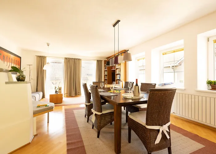 Riedz Innsbruck- Zentrales Apartmenthaus Mit Grüner Oase *