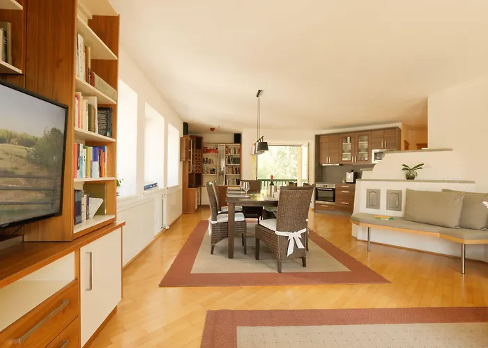 Riedz Innsbruck- Zentrales Apartmenthaus Mit Grüner Oase * Innsbruck