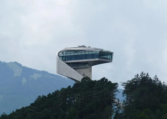Riedz Innsbruck- Zentrales Apartmenthaus Mit Grüner Oase