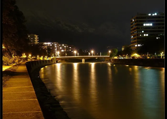 Riedz Innsbruck- Zentrales Apartmenthaus Mit Grüner Oase