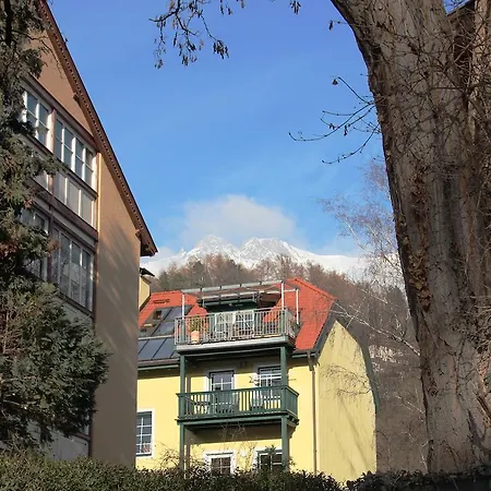 Riedz Innsbruck- Zentrales Apartmenthaus Mit Gruener Oase インスブルック